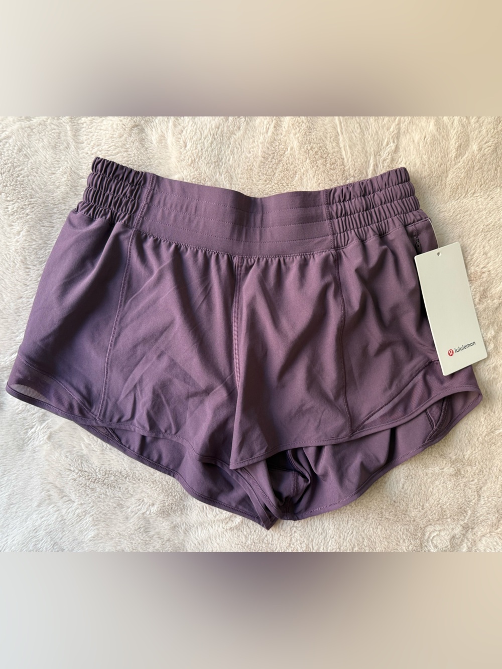 NWT Lululemon Hotty Hot HR Short 2.5β Lined Grape Thistle Size 8